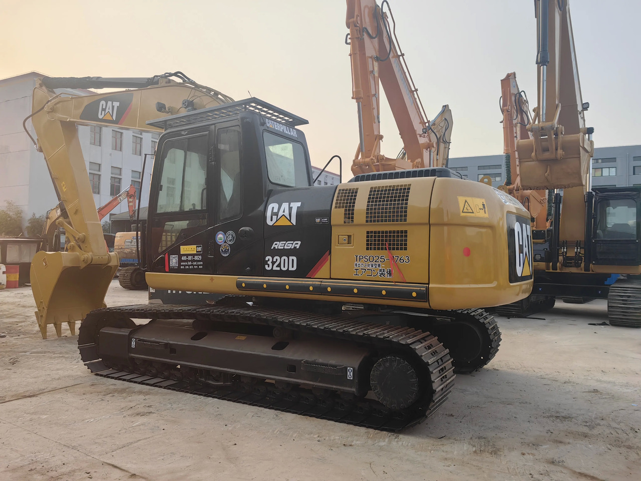 حفار زحاف Caterpillar used excavators CAT 320D 320DL 320D2 secondhand machine cheap price for sale: صورة 3