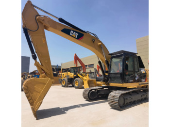 حفار زحاف CATERPILLAR 320D2