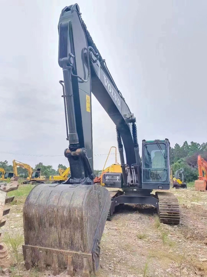 Used excavator VOLVO EC200, Large engineering construction machinery good condition on sale Used excavator VOLVO EC200, Large engineering construction machinery good condition on sale: صورة 10