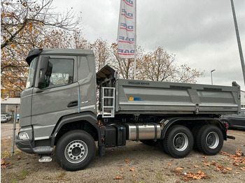 شاحنة قلاب DAF XF