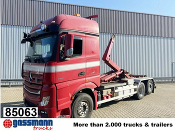 شاحنة ذات خطاف MERCEDES-BENZ Actros 2551