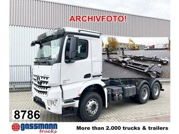 شاحنة ذات خطاف MERCEDES-BENZ Arocs 2645