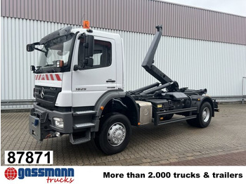 شاحنة ذات خطاف MERCEDES-BENZ Axor 1829