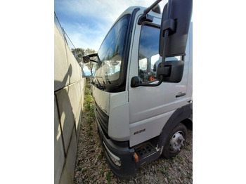 شاحنة قلاب MERCEDES-BENZ Atego 823