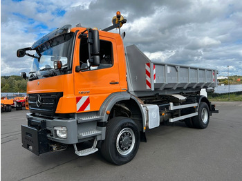 شاحنة ذات خطاف MERCEDES-BENZ Axor 1829