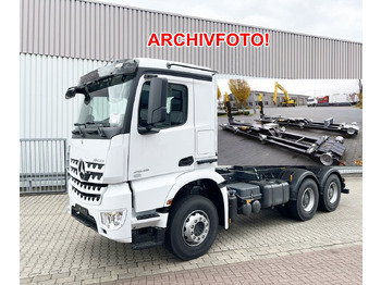 شاحنة ذات خطاف MERCEDES-BENZ Arocs 2645