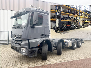 شاحنة ذات خطاف MERCEDES-BENZ Arocs 3251