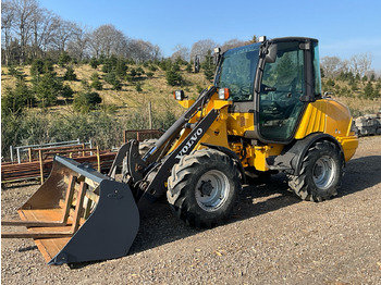 اللودر بعجل VOLVO L25B