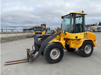 اللودر بعجل VOLVO L30B