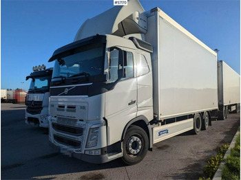 شاحنة مقفلة VOLVO FH