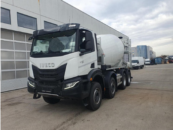 شاحنة خلاطة خرسانة IVECO Stralis