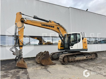 حفار زحاف LIEBHERR R 926