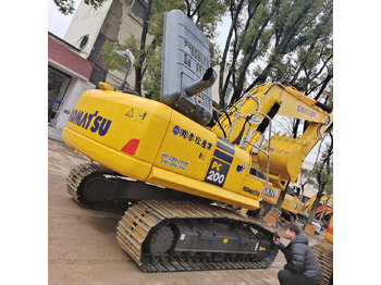 حفار زحاف KOMATSU PC 200-8 N1: صورة 2