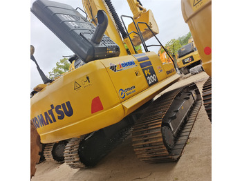 حفار زحاف KOMATSU PC200-8