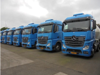 وحدة جر MERCEDES-BENZ Actros 1842