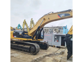 حفار زحاف CATERPILLAR 330D