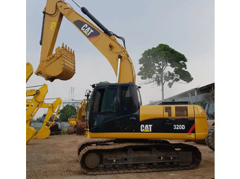 حفار زحاف CATERPILLAR 320D2