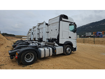 وحدة جر MERCEDES-BENZ Actros 1851