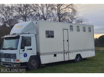 شاحنة نقل المواشي VOLVO FL7