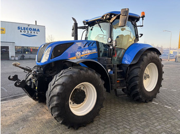 جرار NEW HOLLAND T7.230