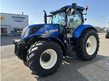 جرار NEW HOLLAND T7.245