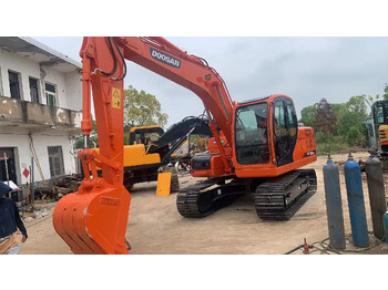 حفار زحاف DOOSAN DX150: صورة 3