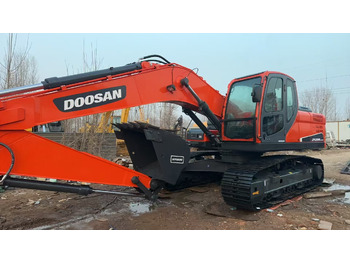 حفار زحاف DOOSAN DX225