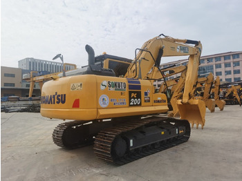 حفار زحاف KOMATSU PC200-8