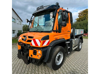 شاحنة قلاب UNIMOG