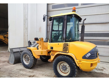 اللودر بعجل VOLVO L30B