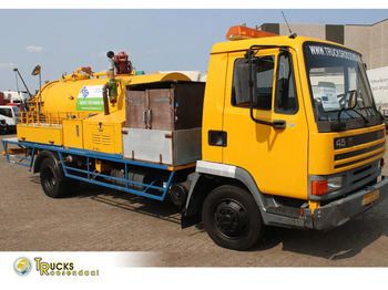 شاحنة الشفط DAF LF 45 130