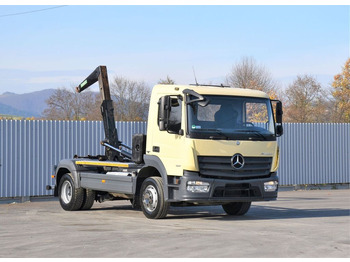 شاحنة ذات خطاف MERCEDES-BENZ Atego 1221