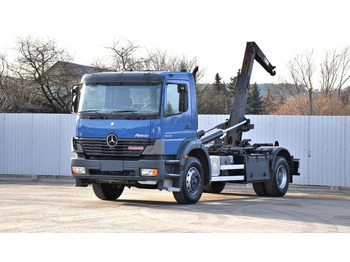 شاحنة ذات خطاف MERCEDES-BENZ Atego 1828