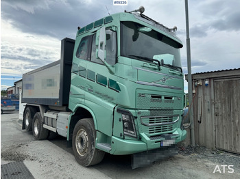 شاحنة قلاب VOLVO FH16 750