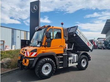 شاحنة قلاب UNIMOG