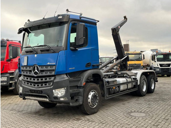 شاحنة ذات خطاف MERCEDES-BENZ Arocs 2645