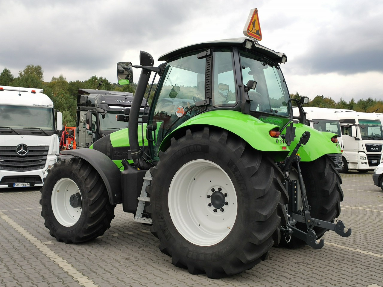 جرار Deutz Fahr Agrotron M620 4x4 Przedni Tuz Wałek W.O.M Wyjścia do Przyczepy: صورة 9