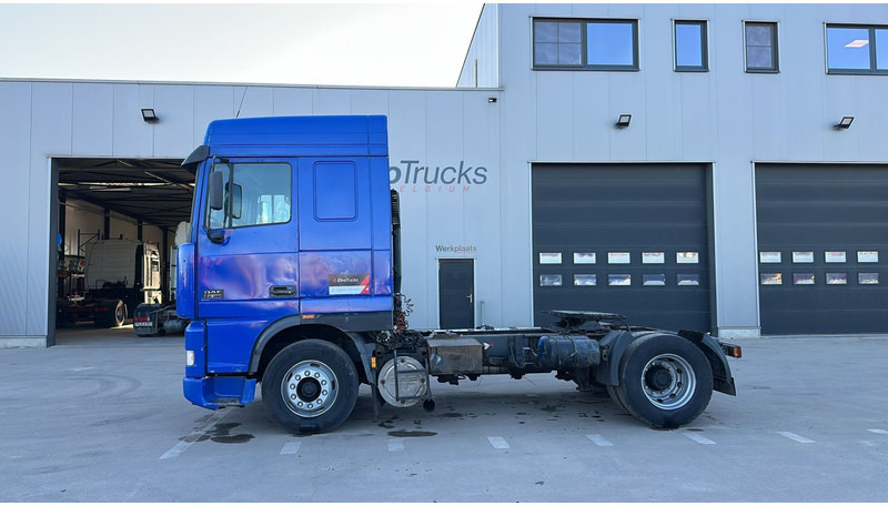 وحدة جر DAF 95 XF 380 (EURO 2 / MANUAL PUMP / POMPE MANUELLE / MANUAL GEARBOX): صورة 8