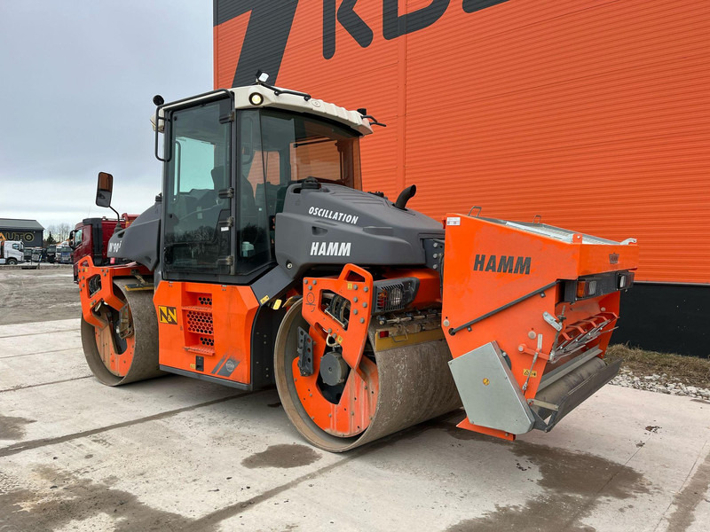 مدحلة Hamm DV+ 90i VO-S Sand spreader BSWA 1700: صورة 6