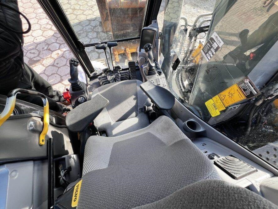 حفار زحاف Volvo ECR235DL 2x Bucket, Rototilt: صورة 20