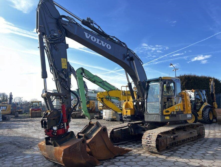 حفار زحاف Volvo ECR235DL 2x Bucket, Rototilt: صورة 6