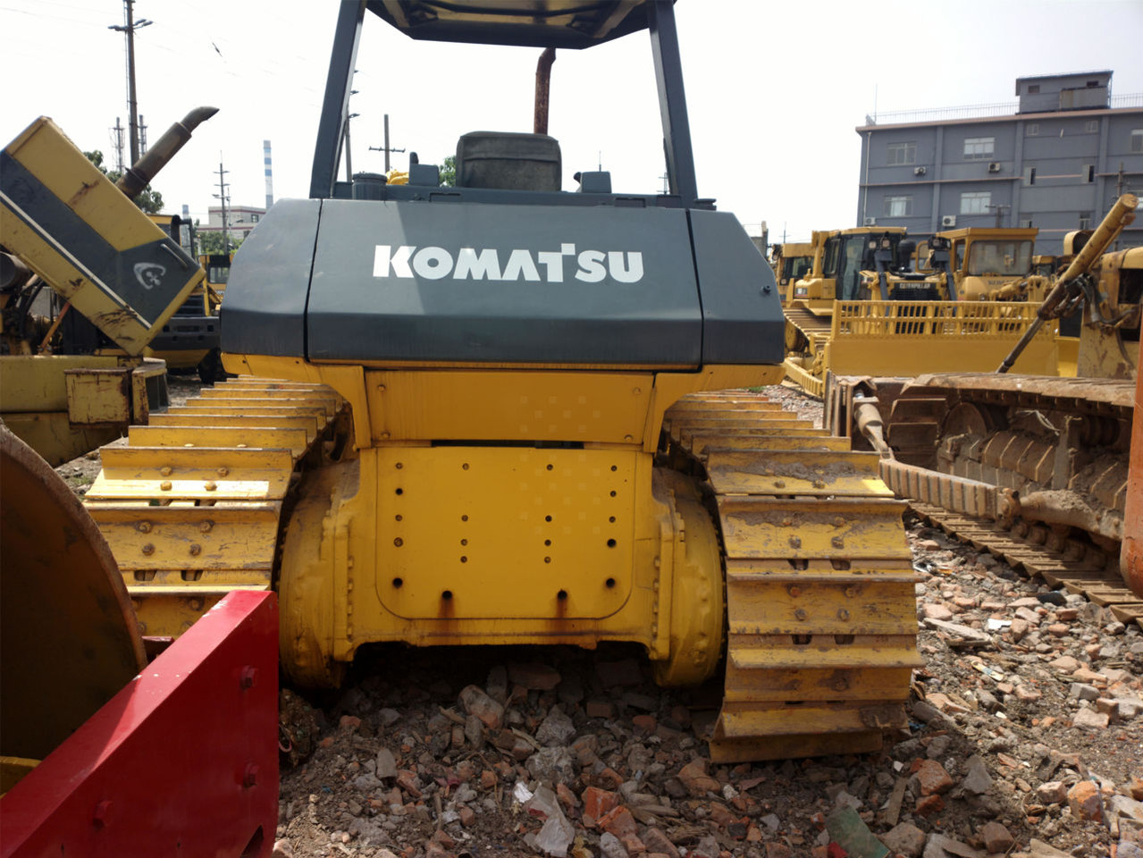 جرافة Komatsu D65P: صورة 6