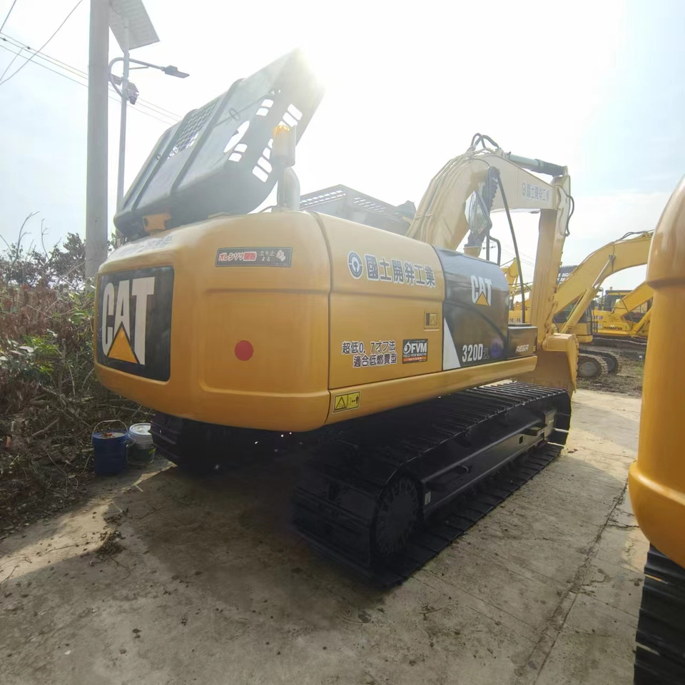 حفار زحاف CATERPILLAR 320D2L: صورة 7