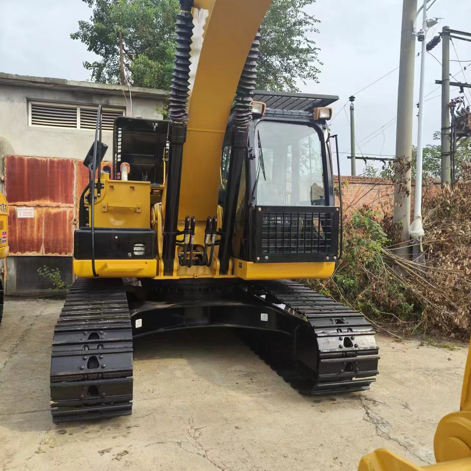 حفار زحاف CATERPILLAR 320D2L: صورة 8