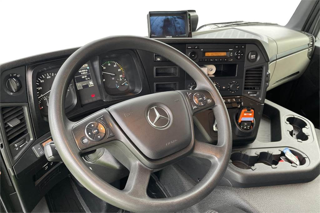 شاحنة مقفلة Mercedes-Benz Actros 1827 L 8,7m Ksa Umpikori: صورة 9