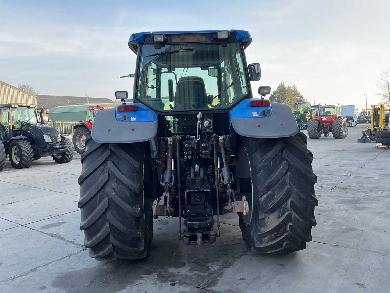 جرار New Holland TM175: صورة 6