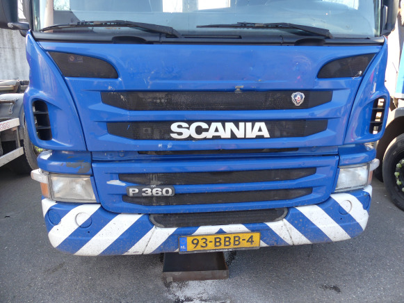 شاحنة ذات خطاف REF :7529 - Camion porte-conteneurs Scania P 360 B 8X4*4 (2012-645.072 km): صورة 36