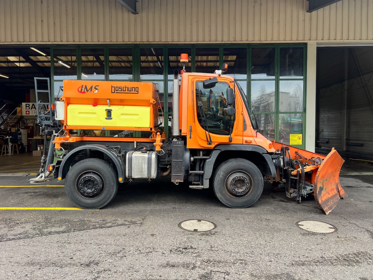 آلية المنفعة/ مركبة خاصة UNIMOG U400: صورة 12