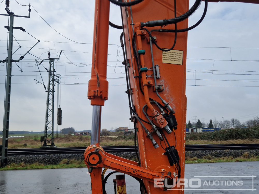 حفار زحاف 2010 Hitachi ZX225 USLC-3: صورة 22