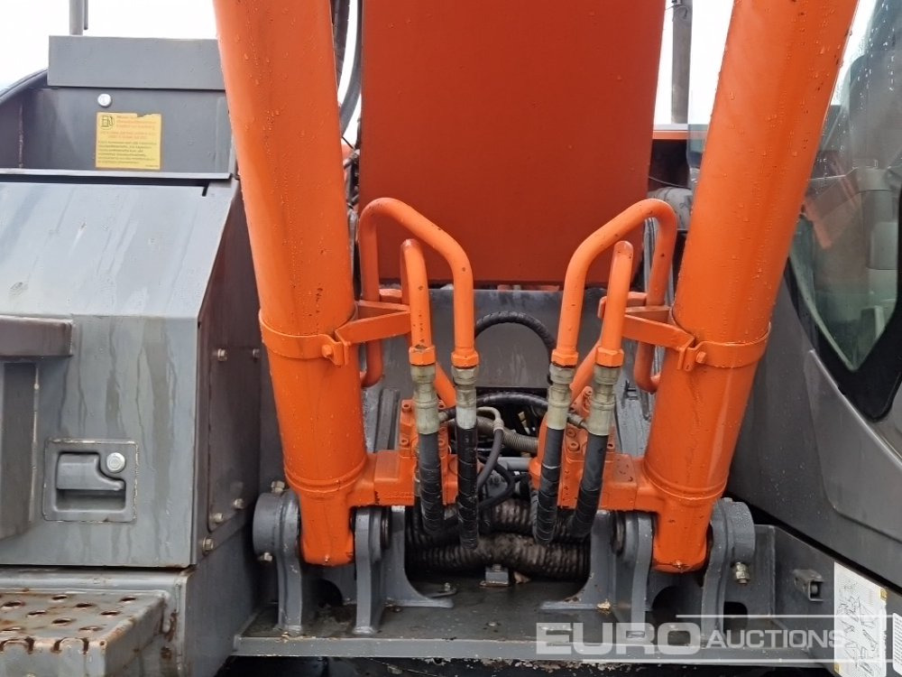 حفار زحاف 2010 Hitachi ZX225 USLC-3: صورة 28